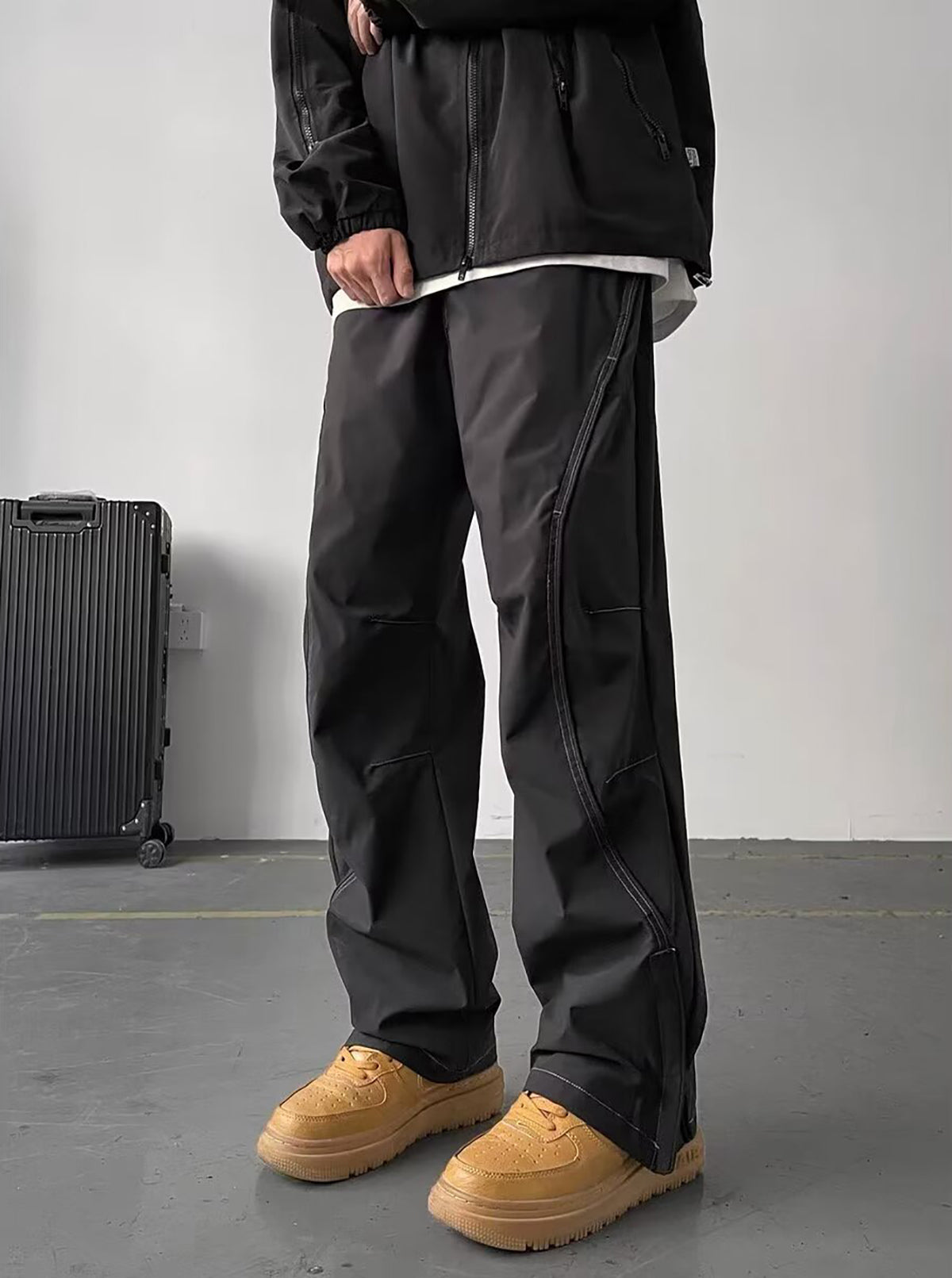 Men Solid Mid-Rise Parallel Trousers