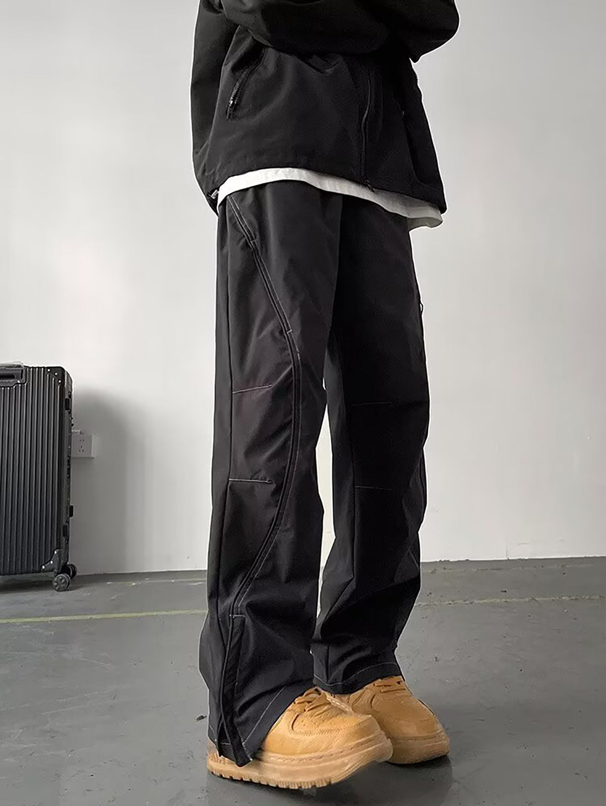 Men Solid Mid-Rise Parallel Trousers