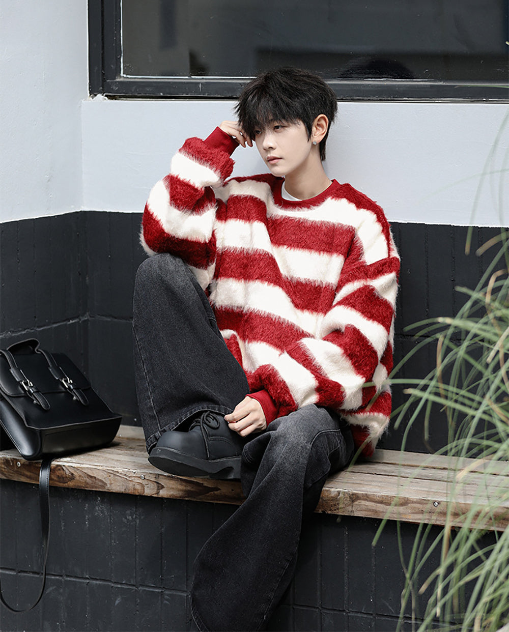 Men Striped Longline Sweater Vest with Fuzzy Detail
