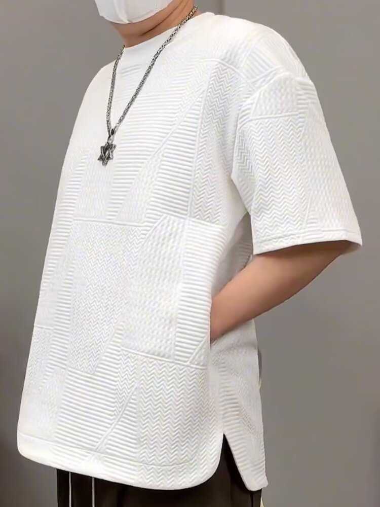 Men Geometric Striped Drop-Shoulder Sleeves Slim Fit Regular T-shirt