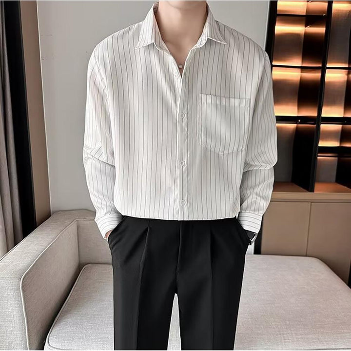 Men Cutaway Collar Vertical Striped Casual Shirt