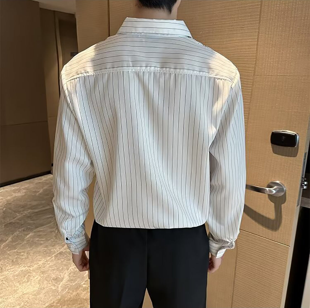 Men Cutaway Collar Vertical Striped Casual Shirt