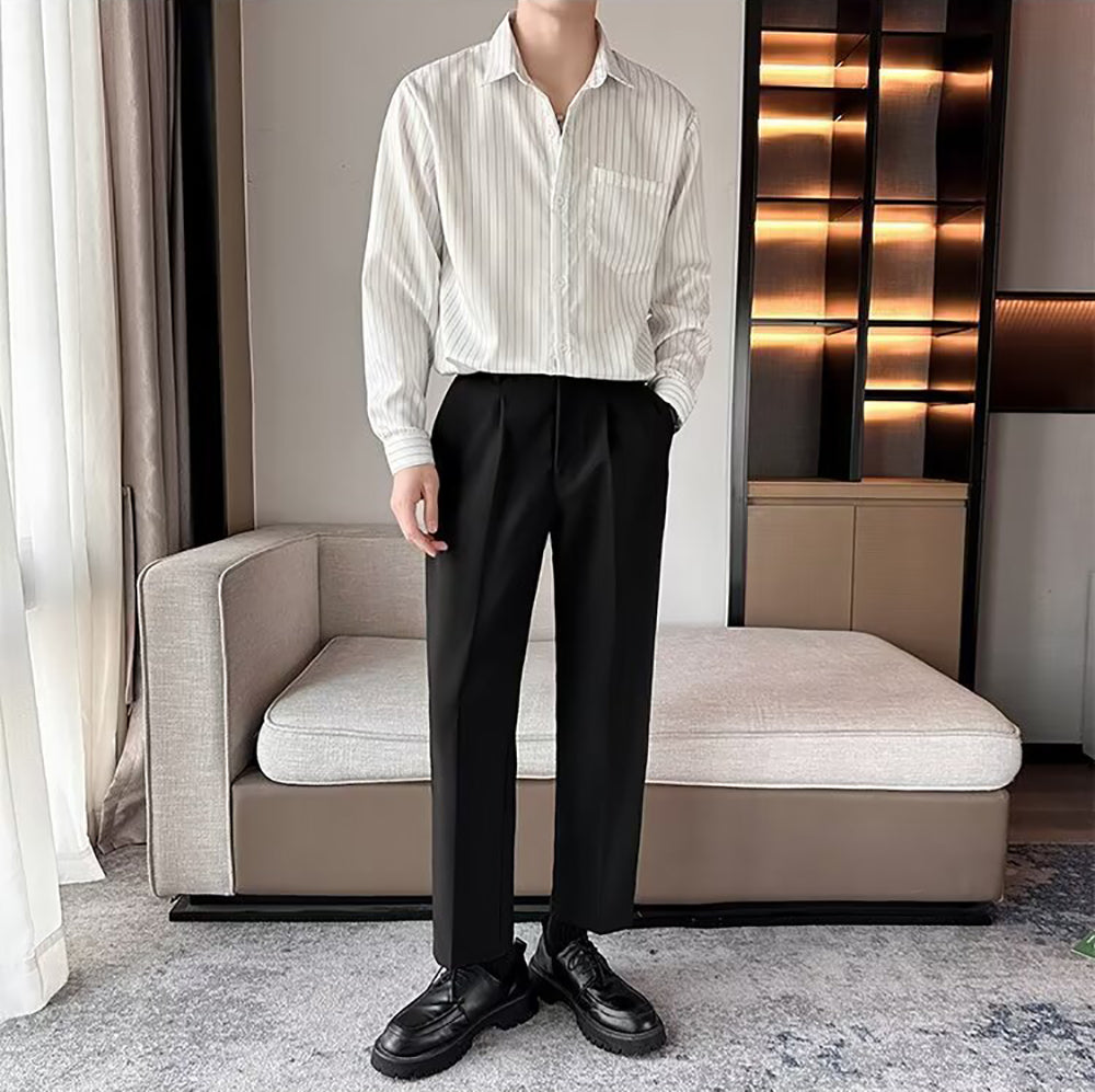 Men Cutaway Collar Vertical Striped Casual Shirt