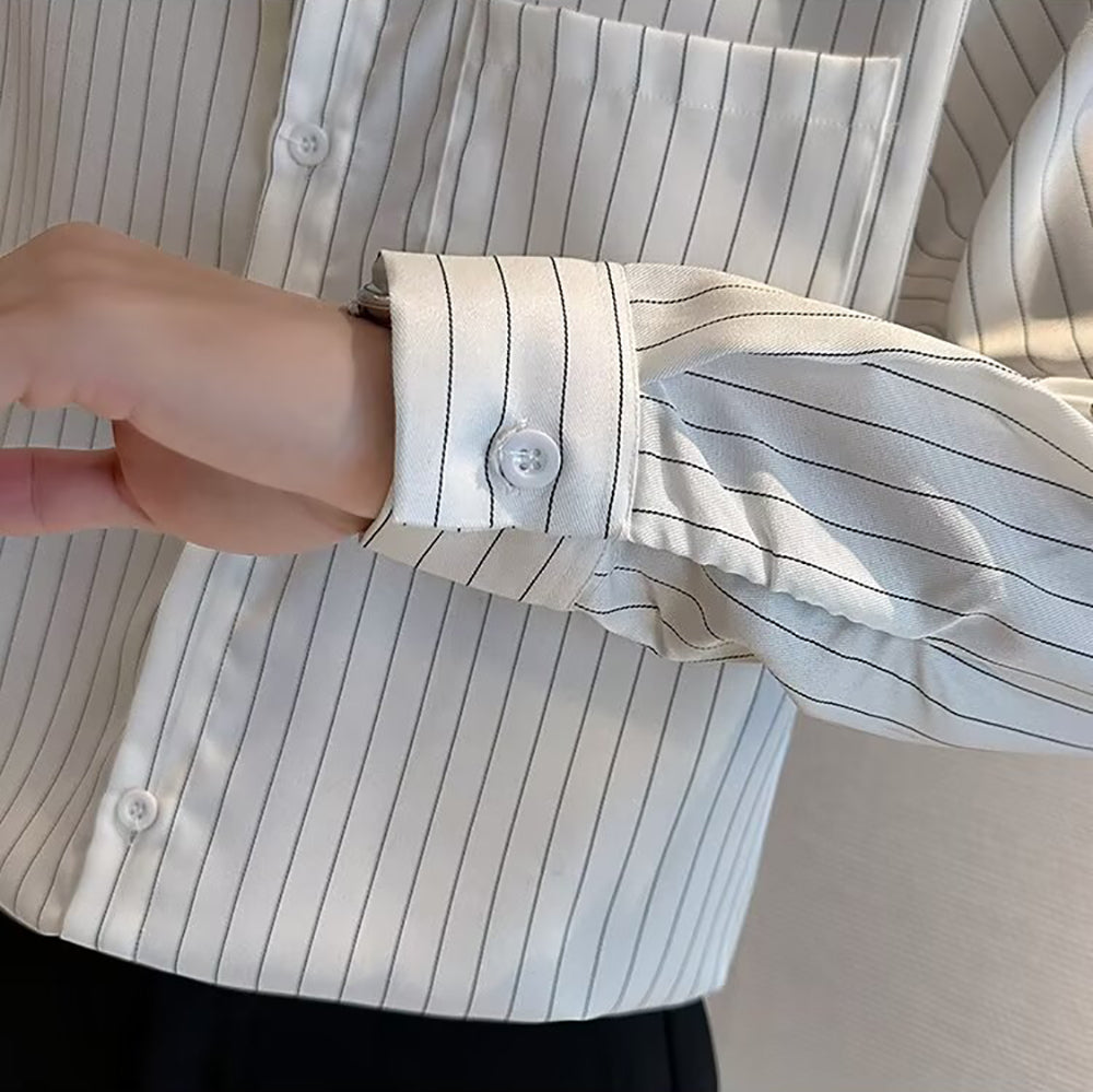 Men Cutaway Collar Vertical Striped Casual Shirt