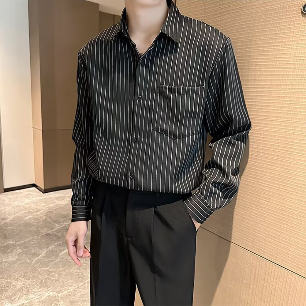 Men Cutaway Collar Vertical Striped Casual Shirt