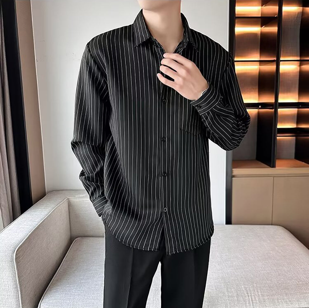 Men Cutaway Collar Vertical Striped Casual Shirt
