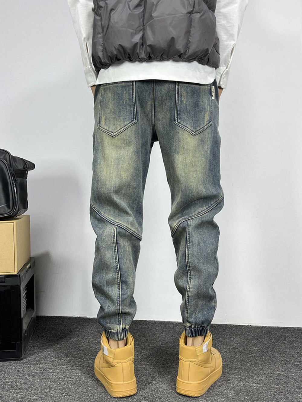 Men Mid-Rise Light Fade Jeans