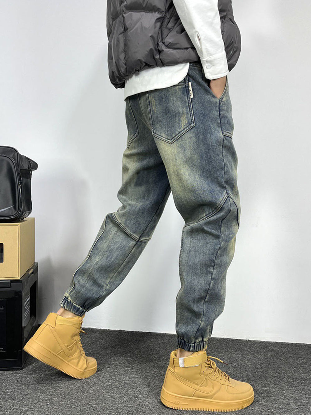 Men Mid-Rise Light Fade Jeans