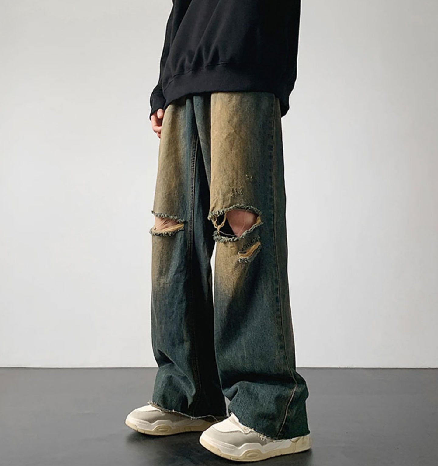 Men Mid-Rise Wide Leg Distressed Jeans