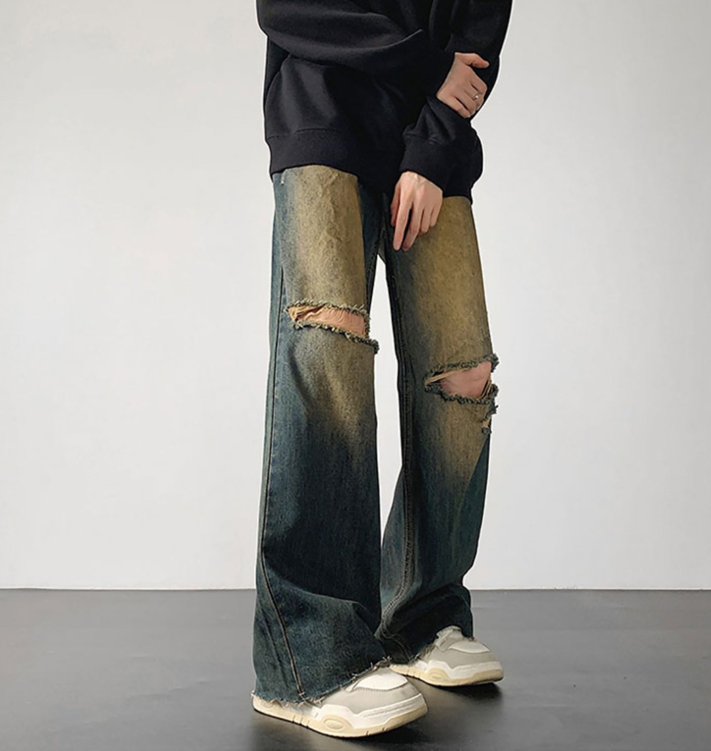 Men Mid-Rise Wide Leg Distressed Jeans