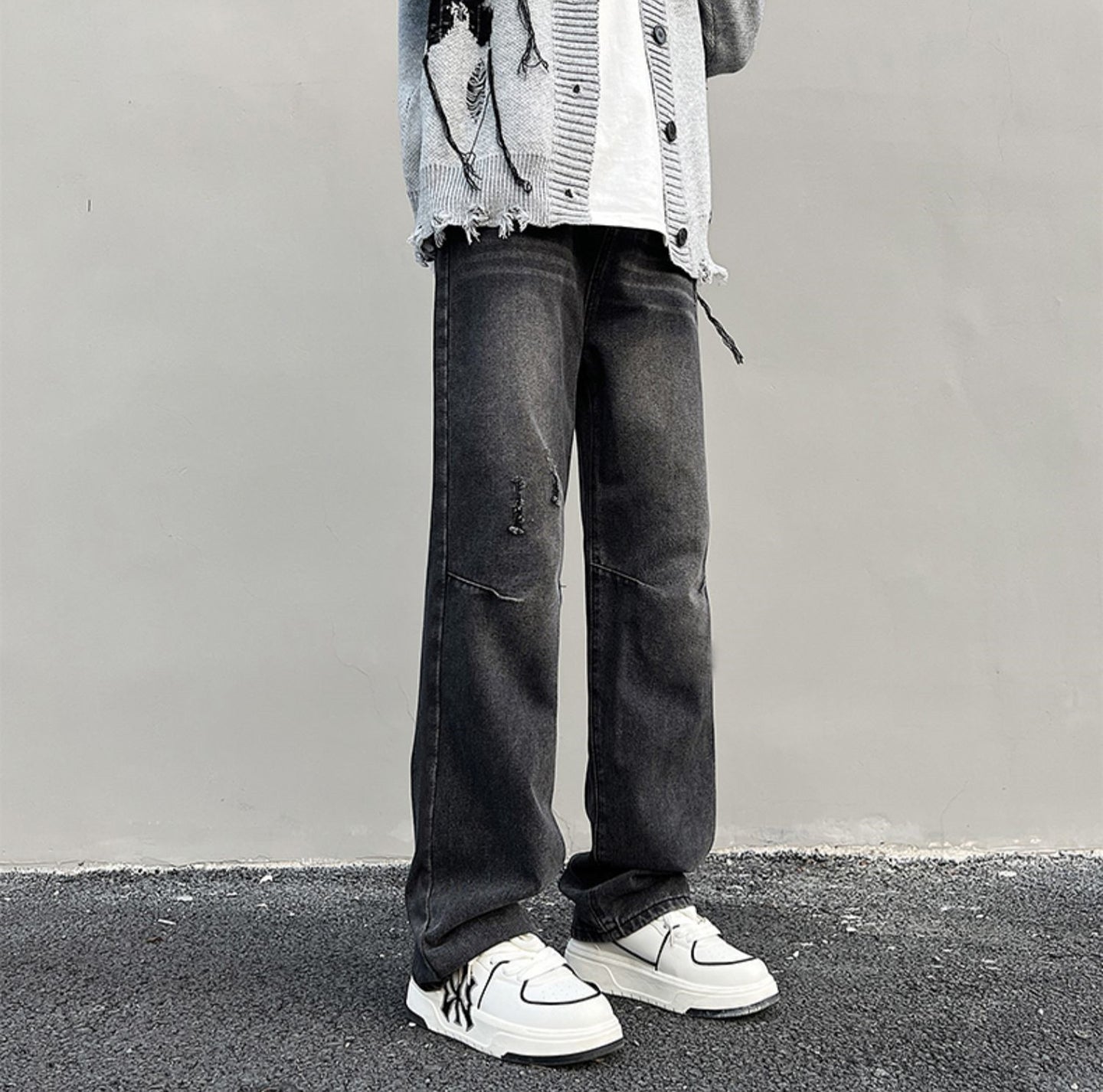 Men Regular Fit Mid-Rise Light Fade Jeans