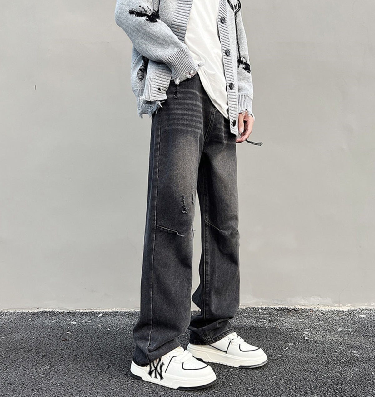 Men Regular Fit Mid-Rise Light Fade Jeans