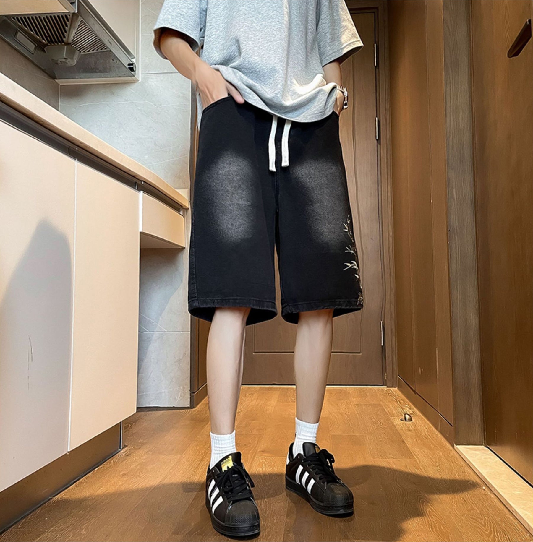 Men Mid-Rise Denim Shorts