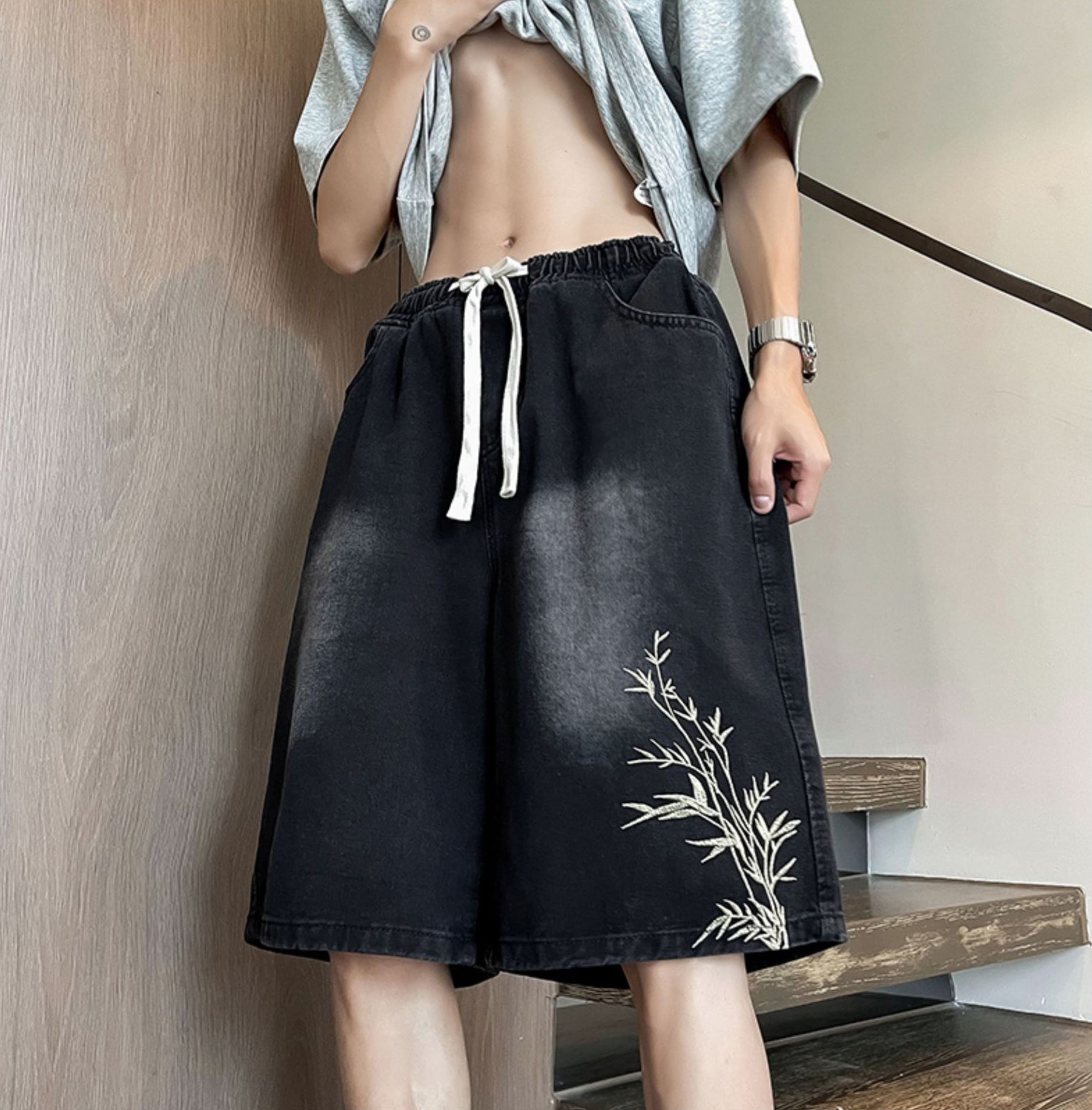 Men Mid-Rise Denim Shorts