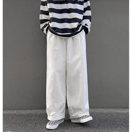 Men Mid-Rise Loose Fit Easy Wash Pleated Chinos