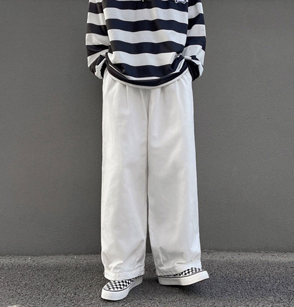 Men Mid-Rise Loose Fit Easy Wash Pleated Chinos