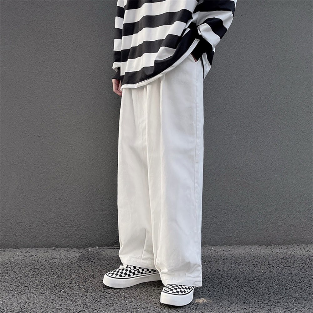 Men Mid-Rise Loose Fit Easy Wash Pleated Chinos