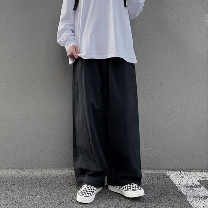 Men Loose Fit Easy Wash Pleated Chinos Trousers