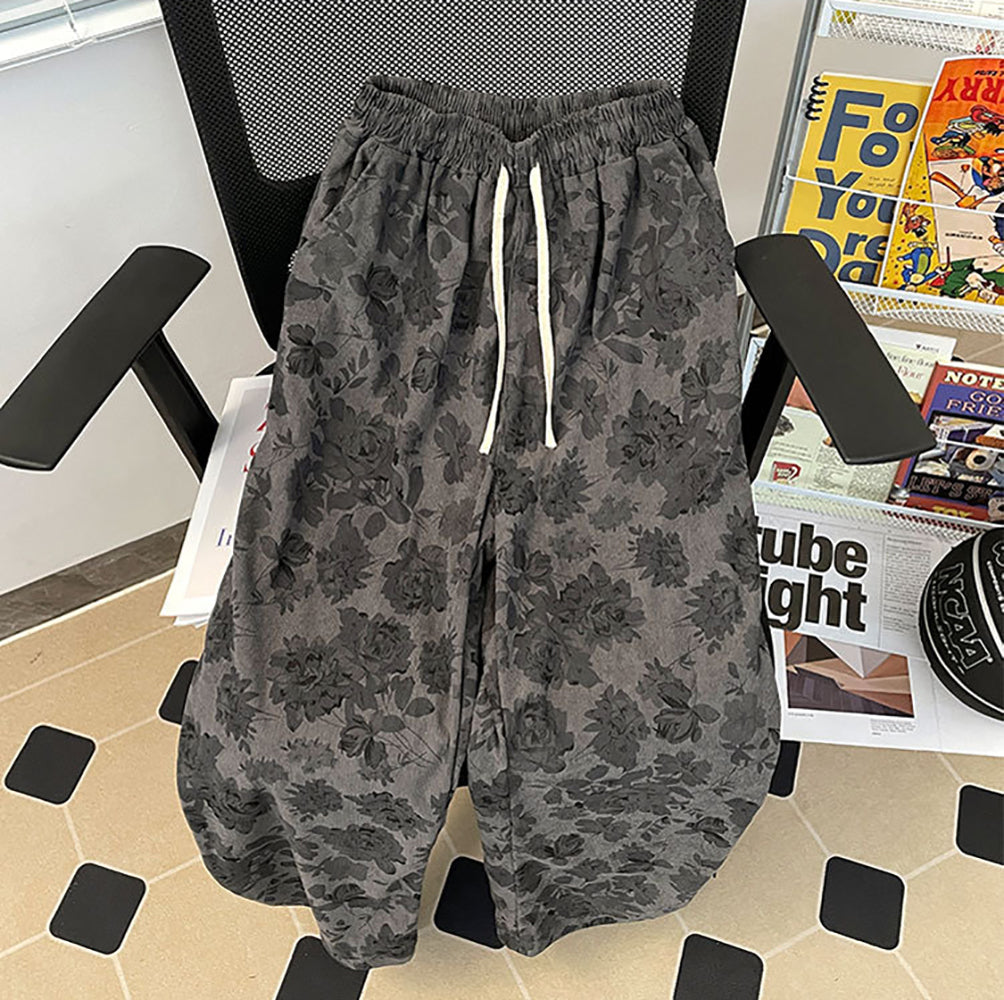 Men Printed Straight Fit Easy Wash Pleated Chinos Trousers