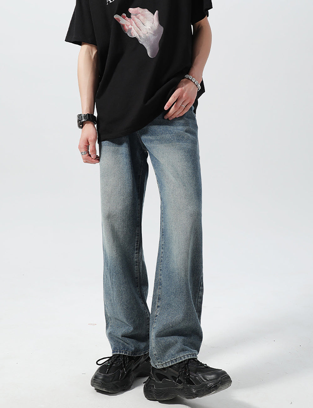 Men Relaxed Fit Light Fade Jeans