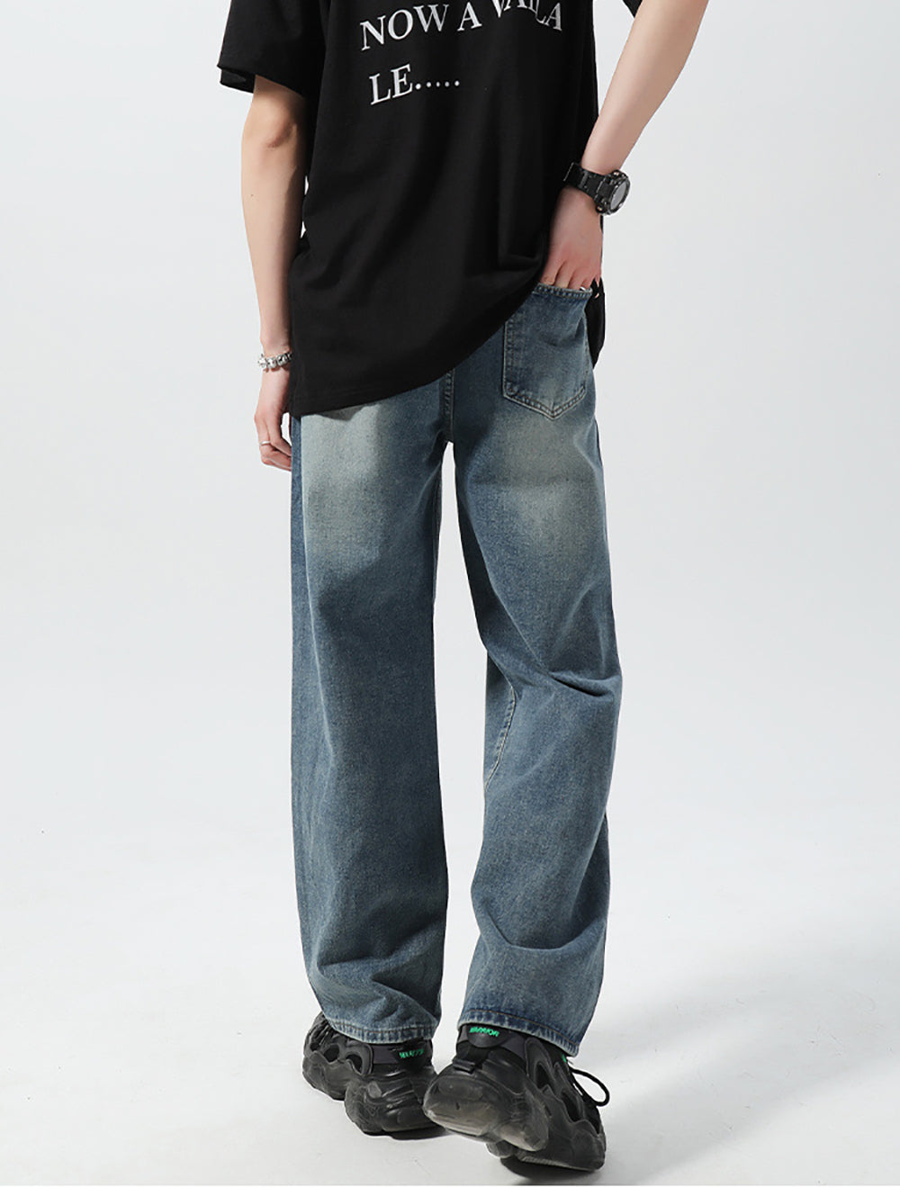 Men Relaxed Fit Light Fade Jeans