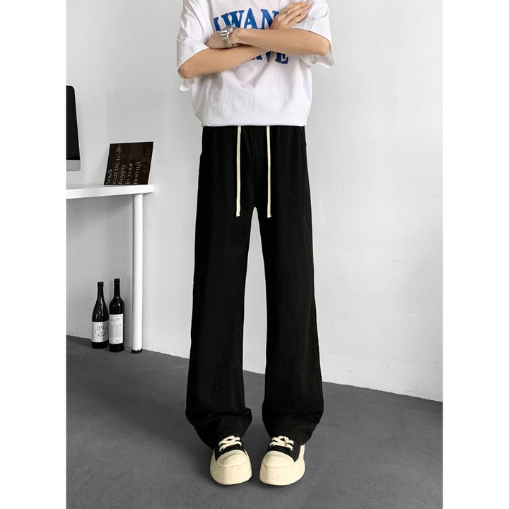 Men Relaxed Fit Mid-Rise Clean Look Light Fade Non Stretchable Jeans