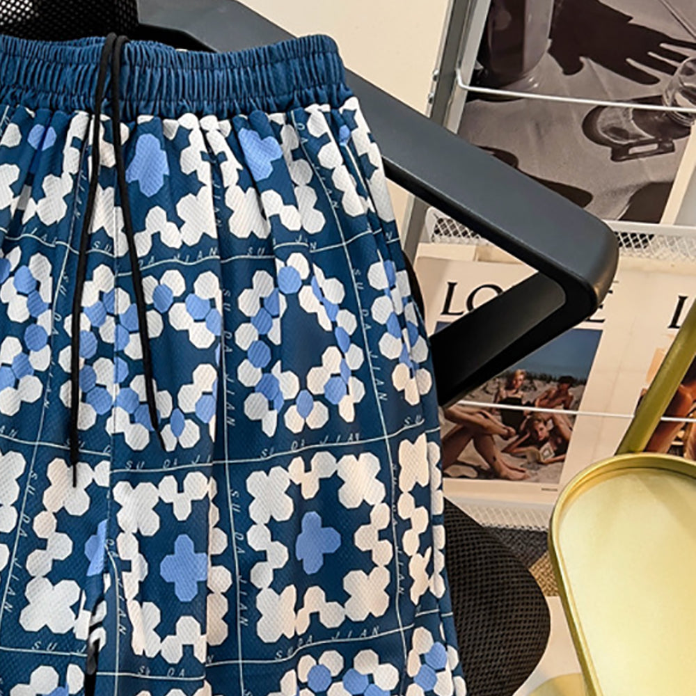 Men Floral Printed Mid-Rise  Regular Fit Cotton Shorts