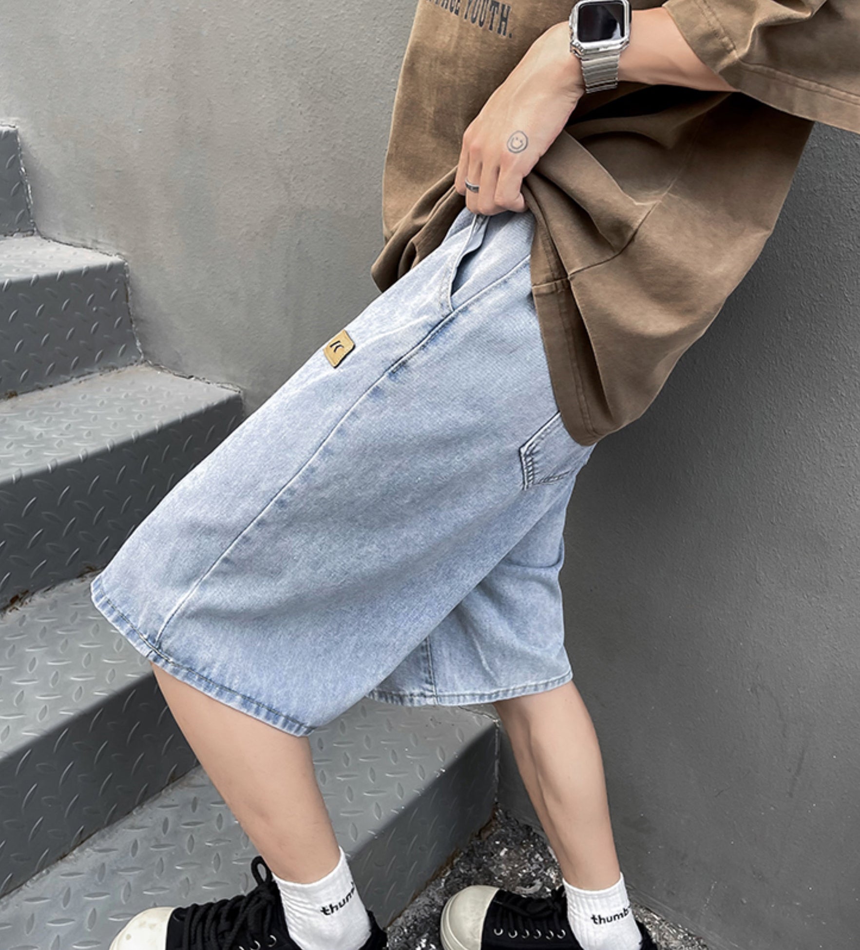 Men Loose Fit Knee Length Denim Shorts