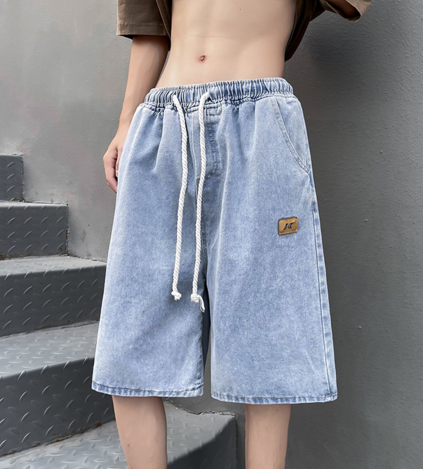 Men Loose Fit Knee Length Denim Shorts