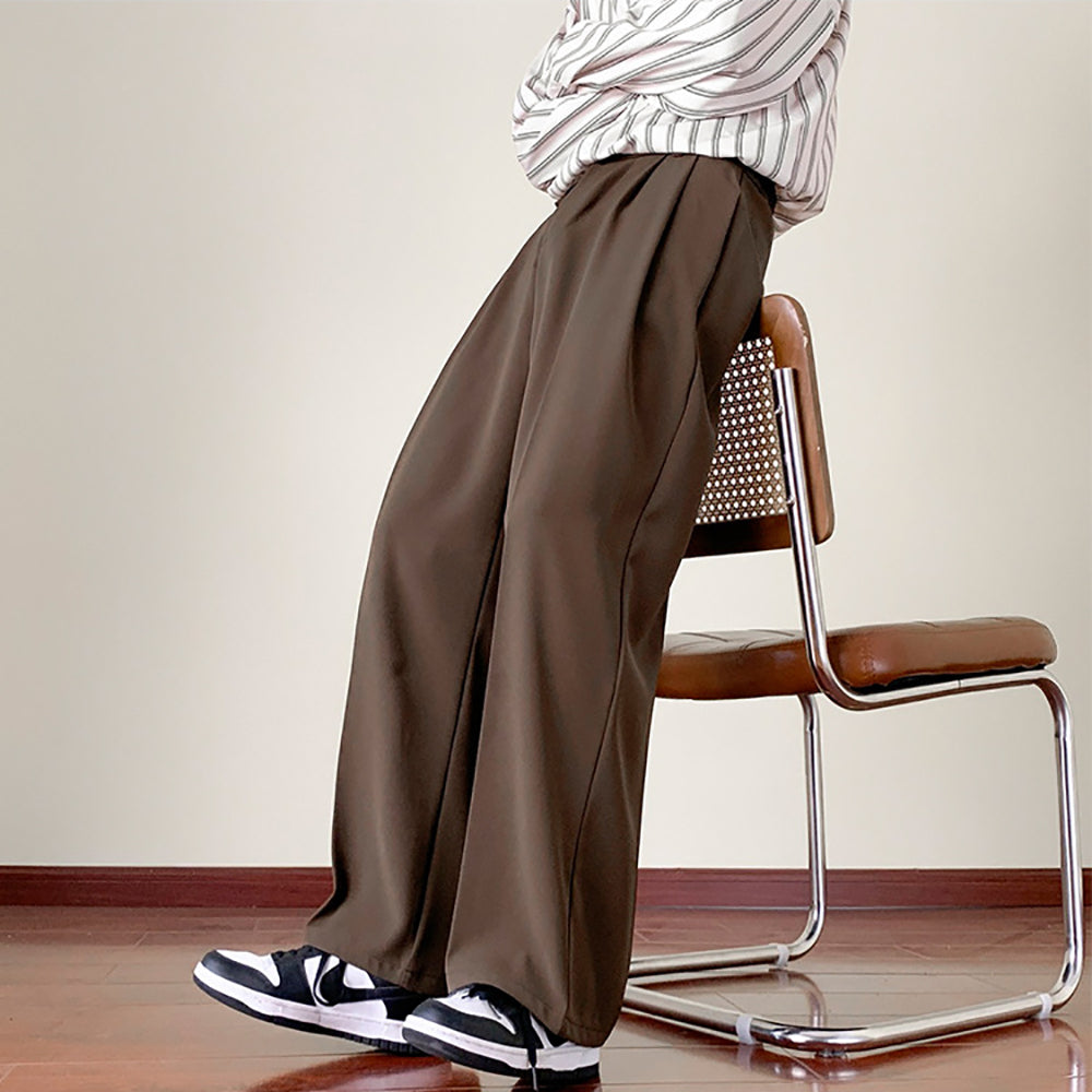 Men Loose Fit Easy Wash Pleated Trousers