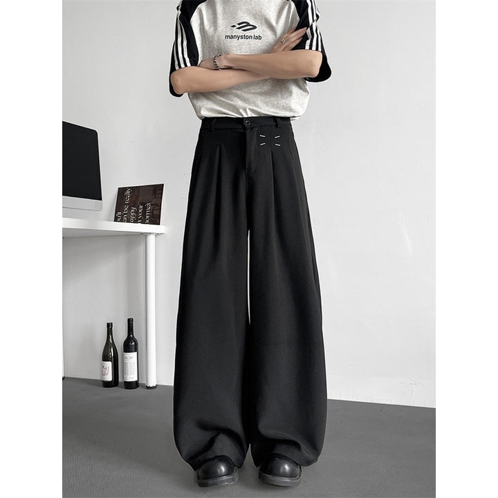 Men Straight Fit Mid-Rise Easy Wash Pleated Parallel Trousers