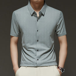 Men Vertical Striped Spread Collar Casual Shirt