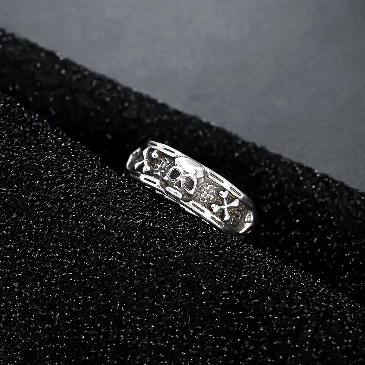 Silver-Plated Round Shape Oxidized Finger Ring