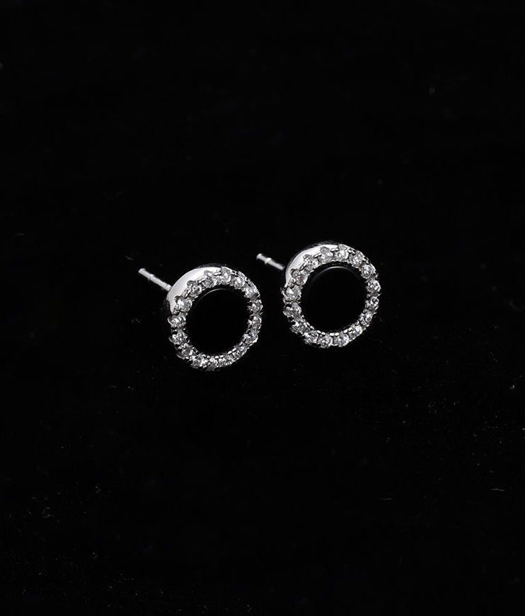 Stainless Steel Silver Plated Studded Circular Shaped Studs