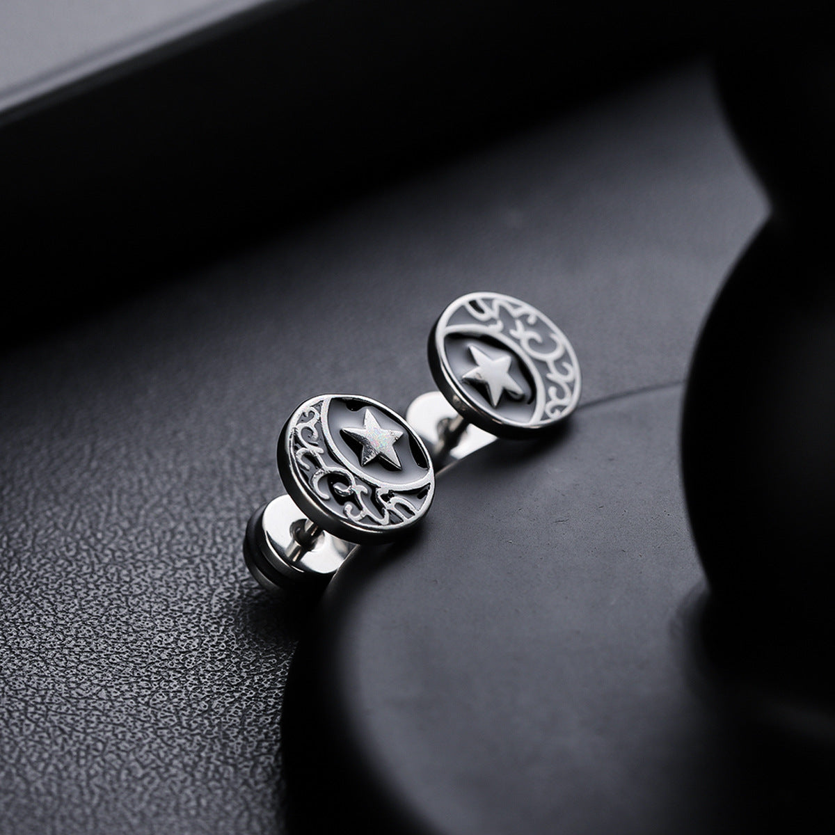 Stainless Steel Silver Plated Circular Shaped Studs