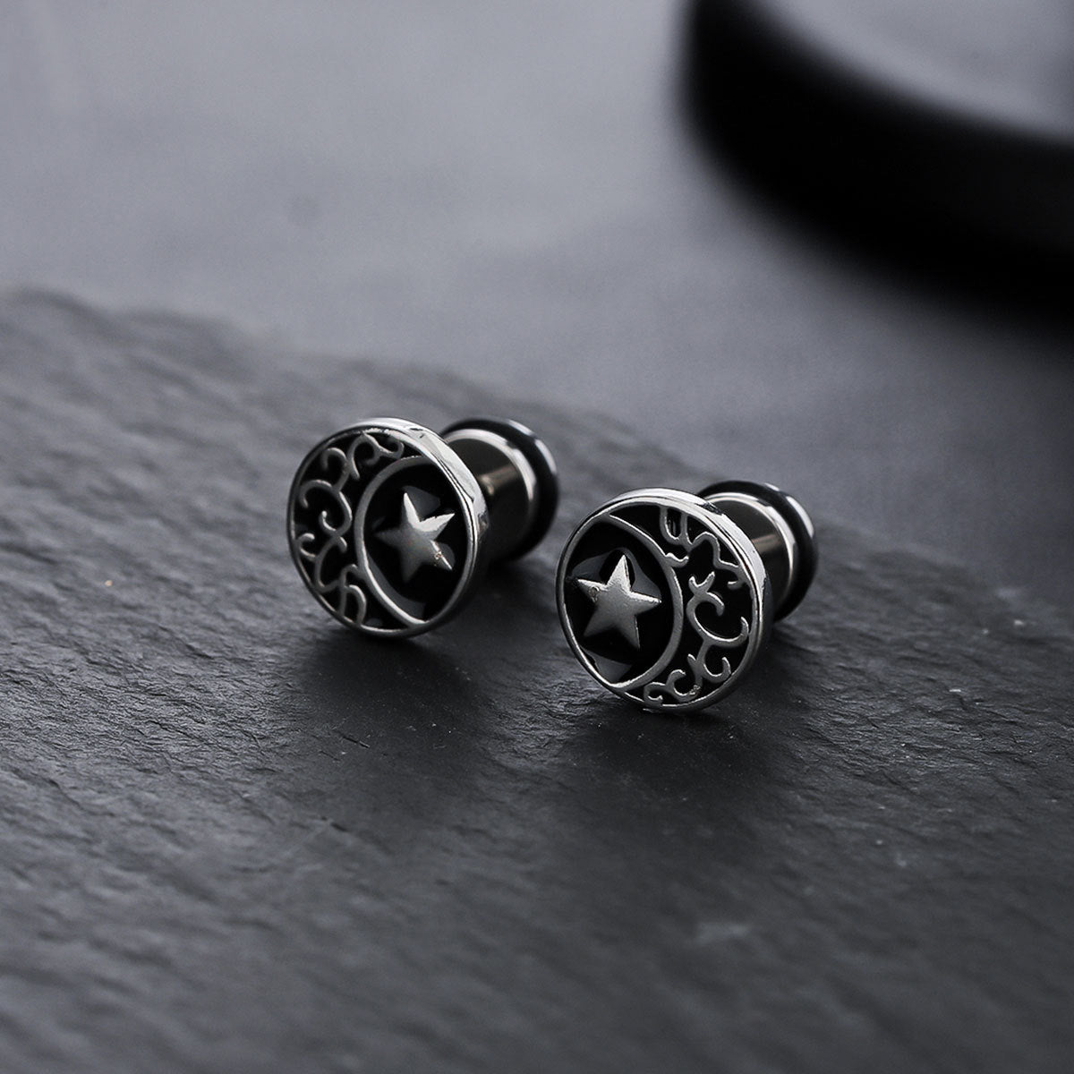 Stainless Steel Silver Plated Circular Shaped Studs