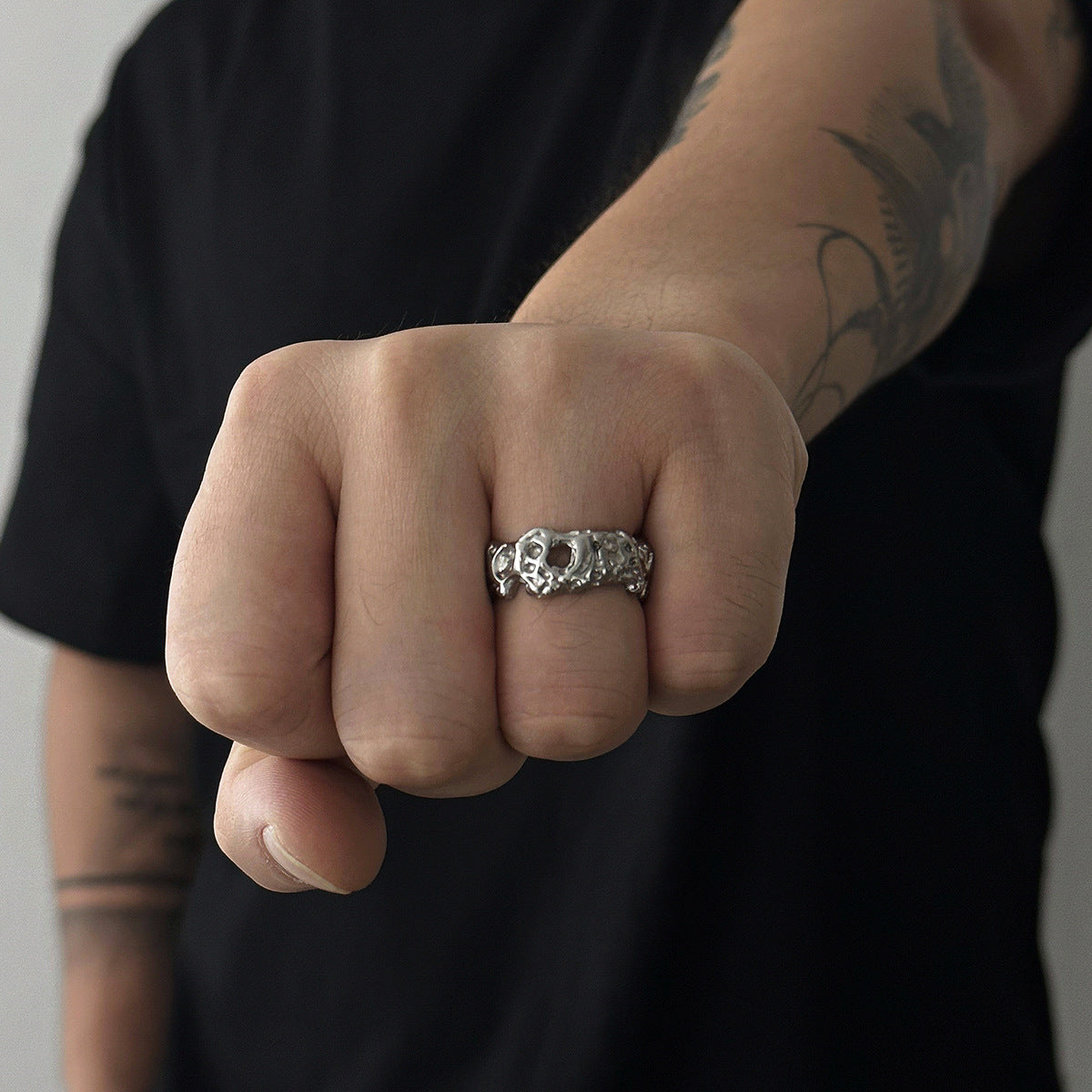 Men Silver-Plated Textured Finger Ring