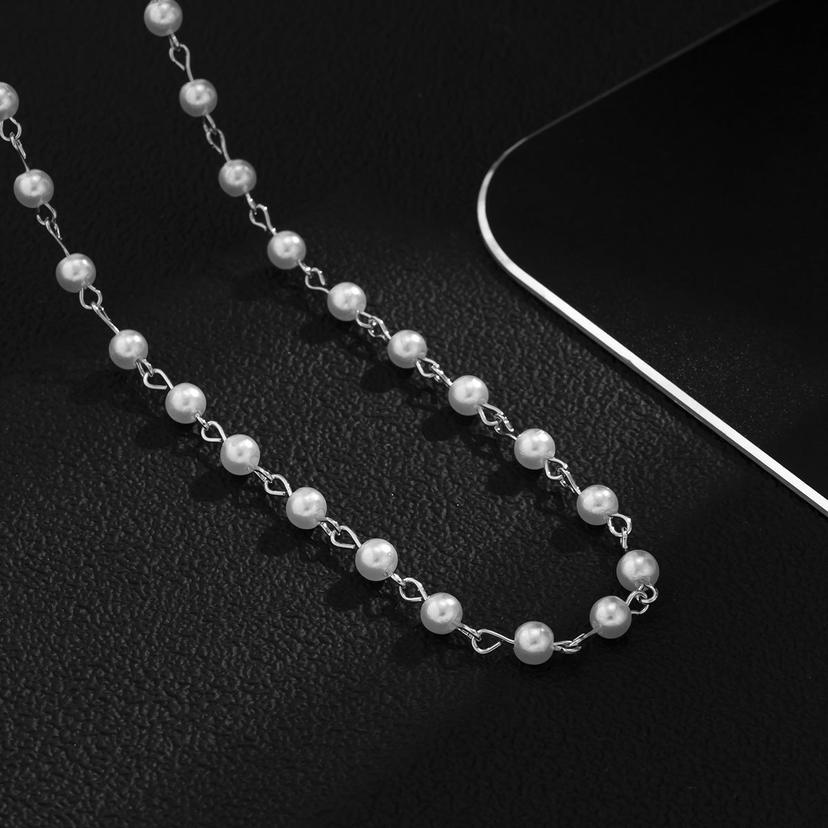Silver-Plated Pearls Beaded Minimal Necklace