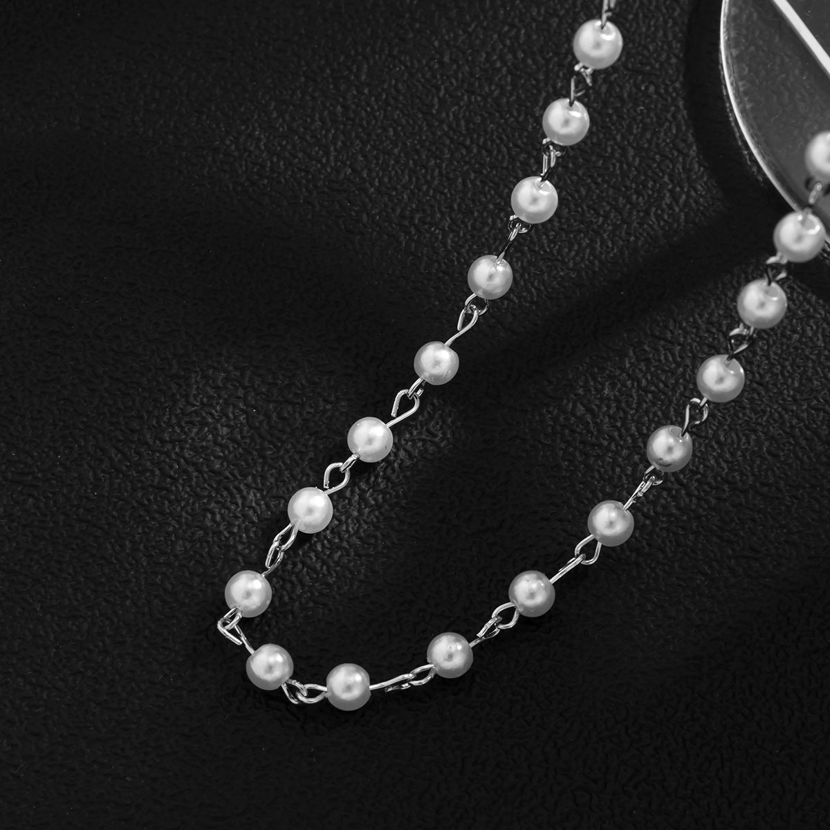 Silver-Plated Pearls Beaded Minimal Necklace