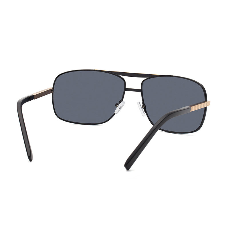 Men Metal Aviator Sunglasses With UV Protected Lens