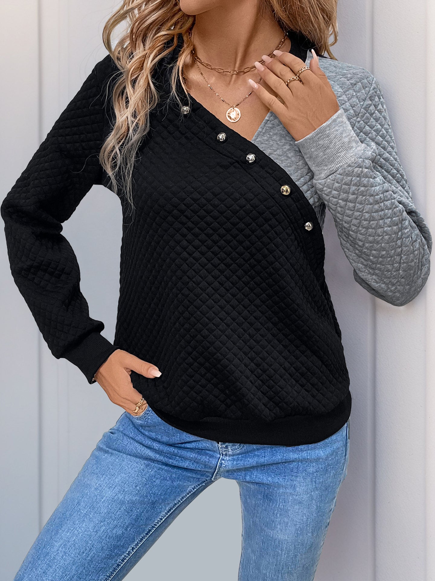Women V-Neck Long Sleeves Applique Peplum Top