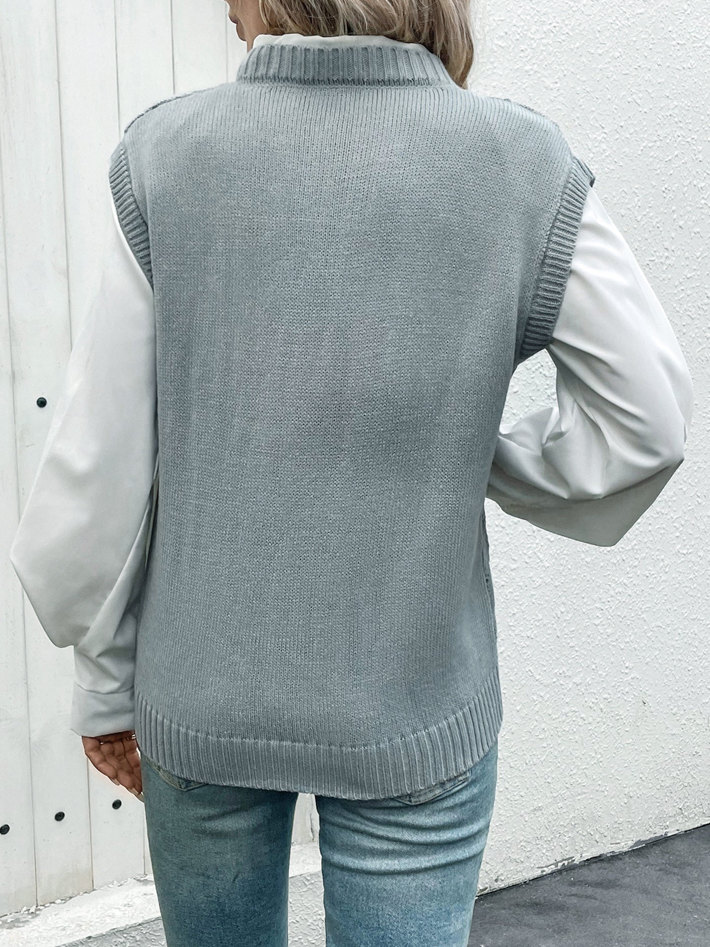 Women Self Design Cable Knit Sweater Vest