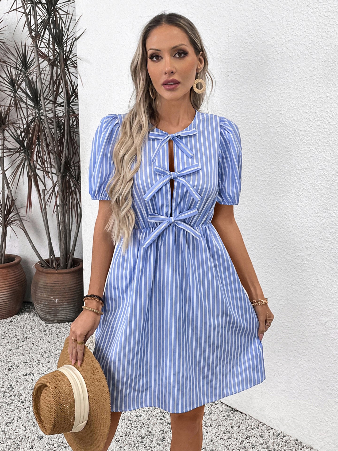 Women Striped Tie-Up Neck Puff Sleeves Sheath Dress