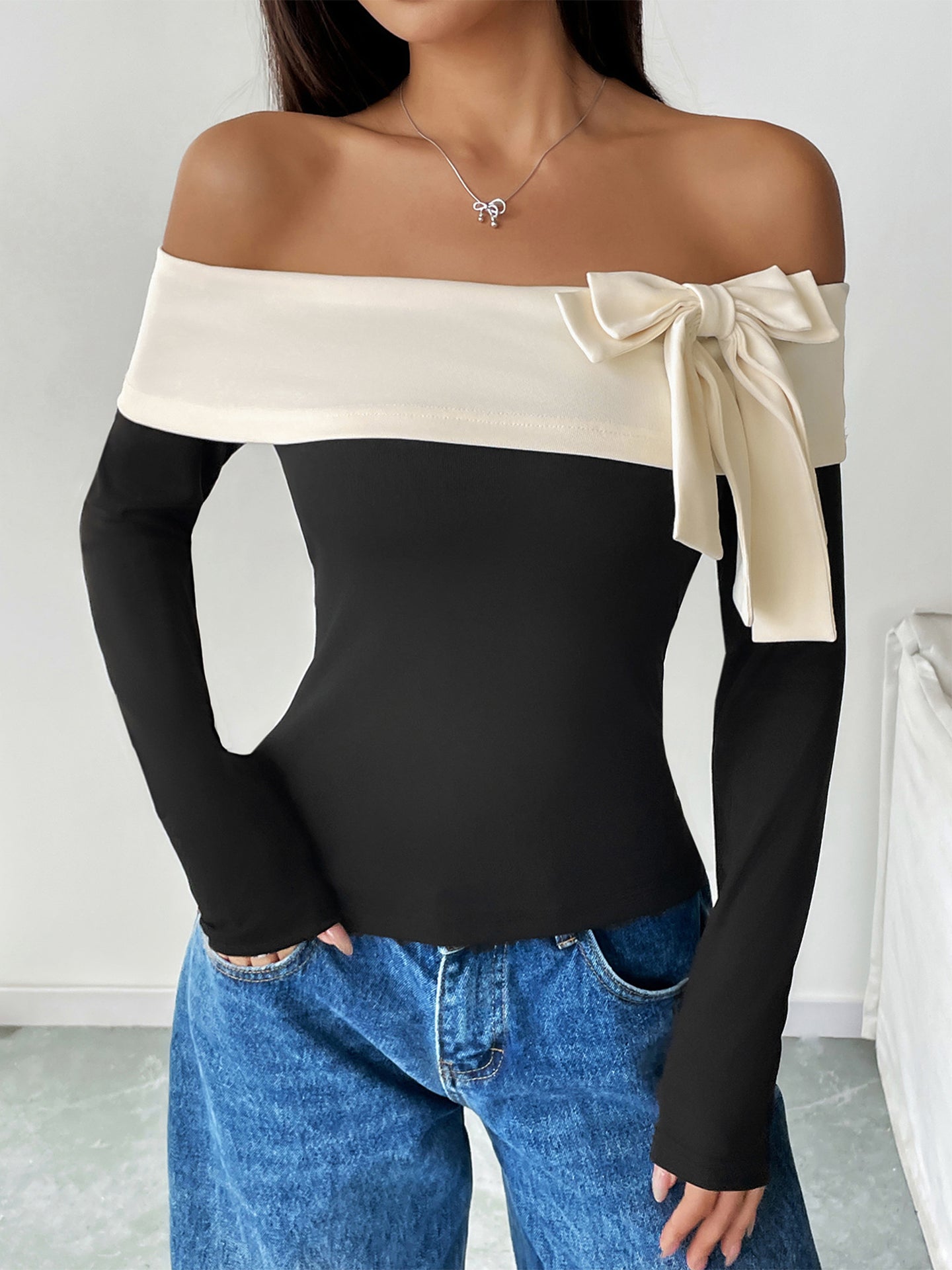 Colourblocked Off-Shoulder Fitted Top