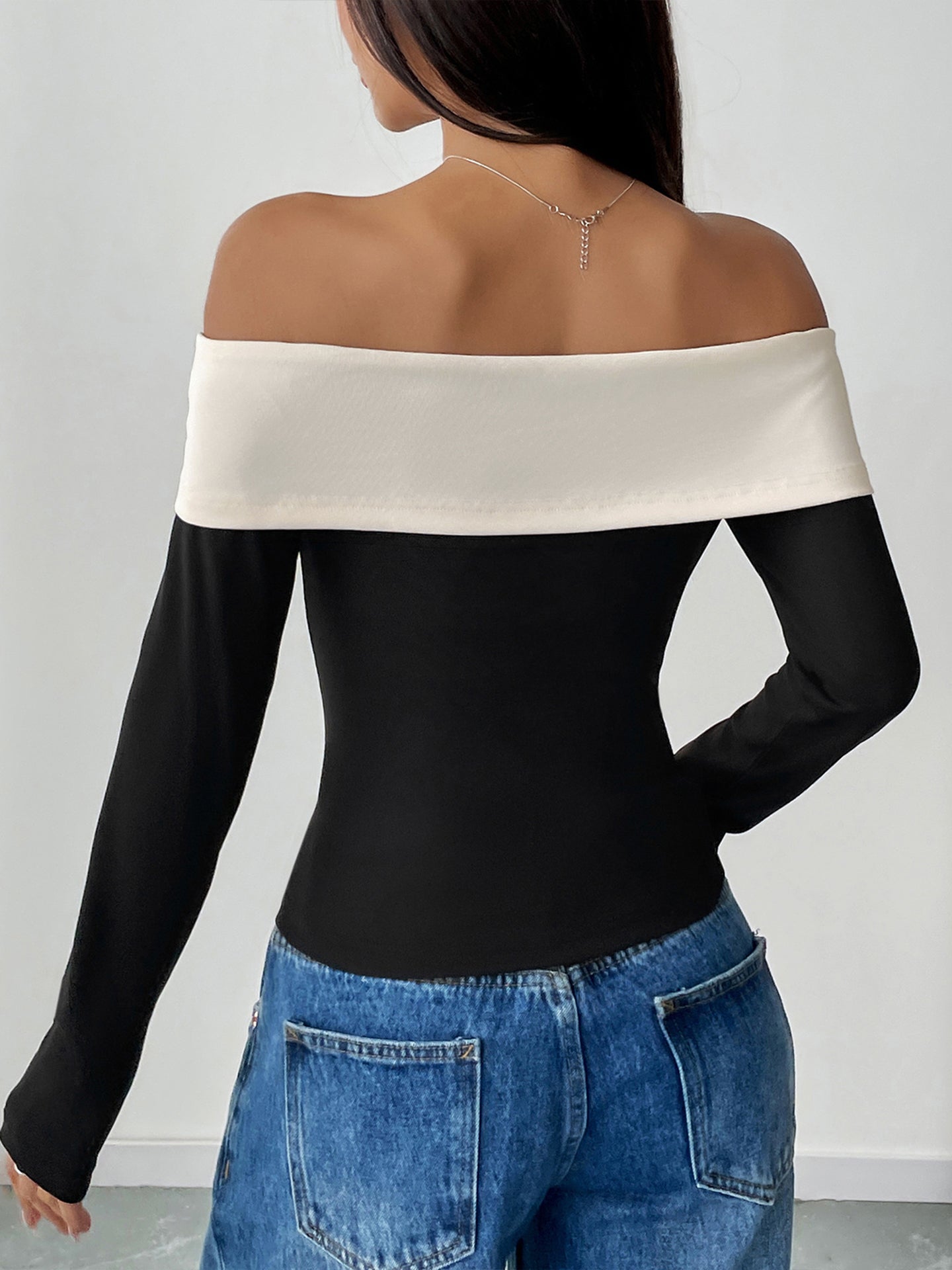 Colourblocked Off-Shoulder Fitted Top