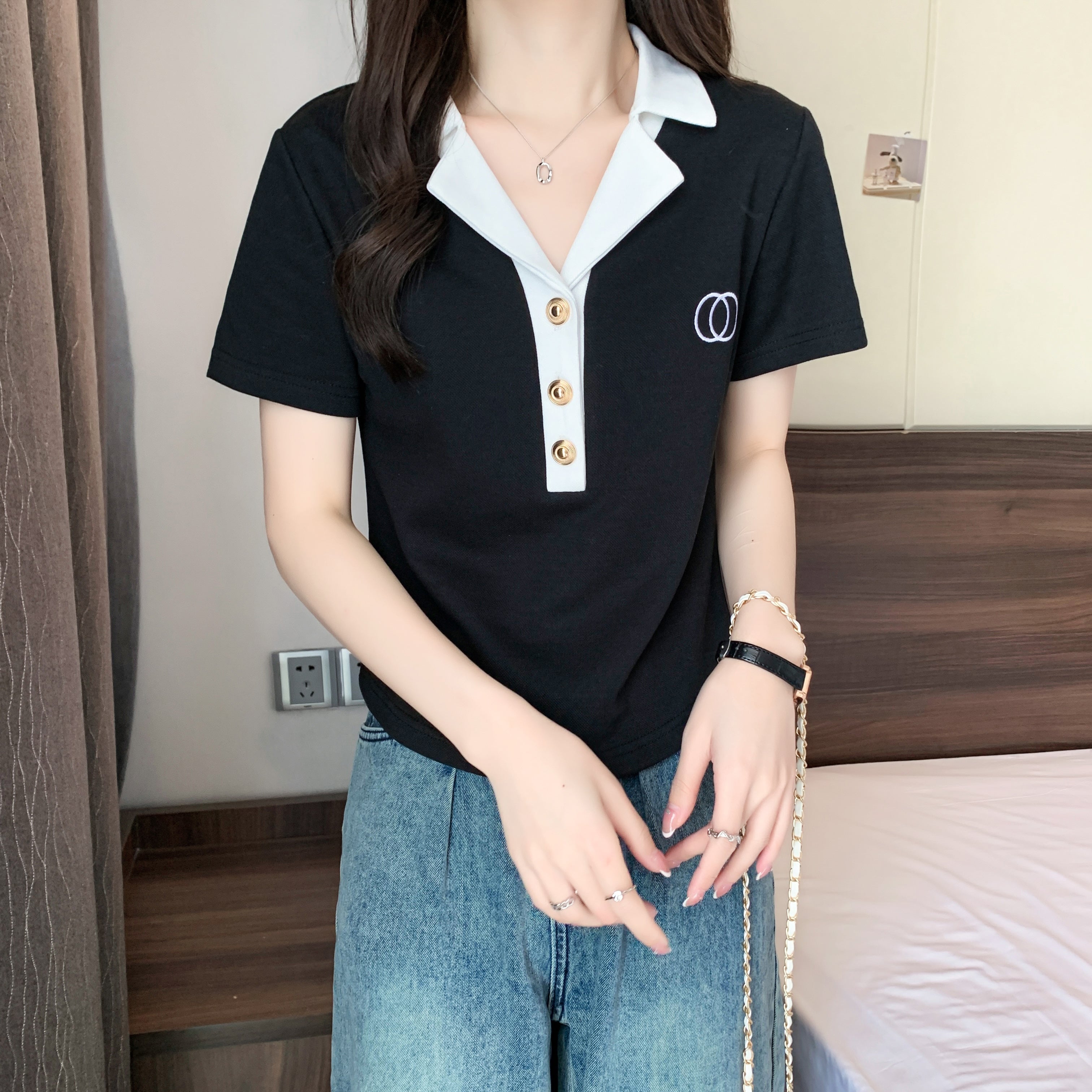 Women Solid V-Neck Top