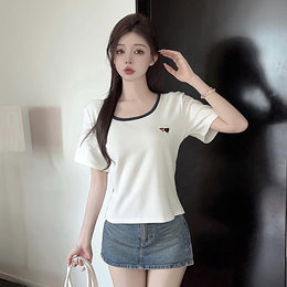 Women Solid Scoop Neck Top