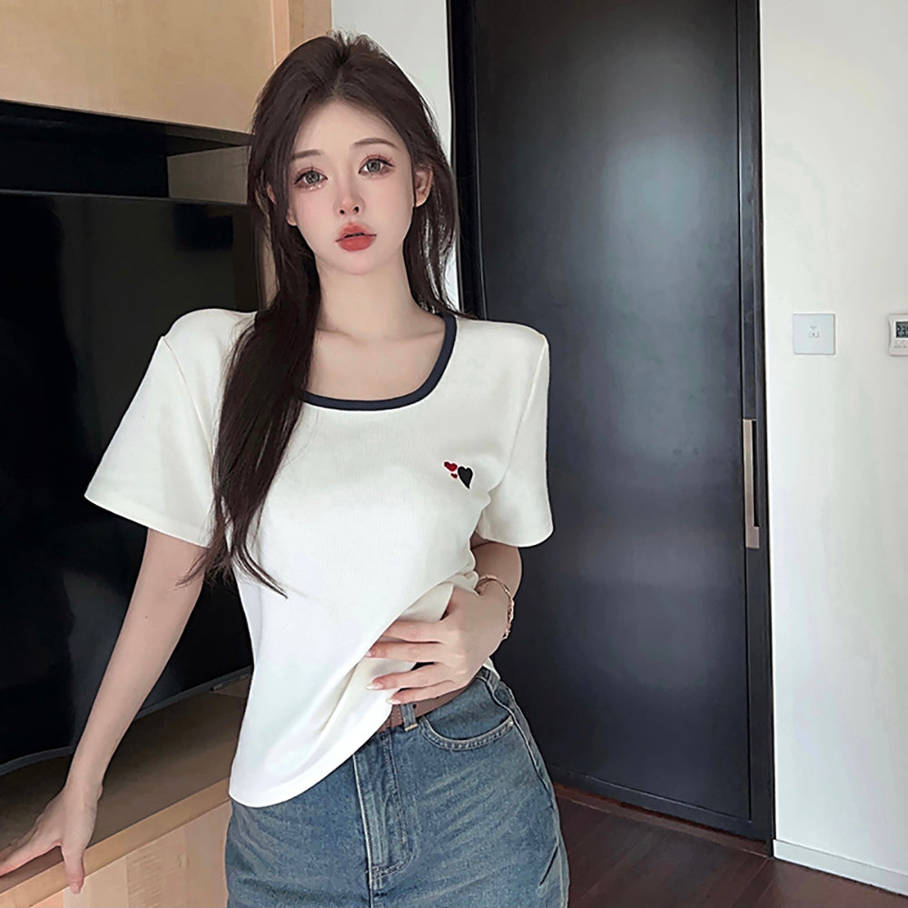 Women Solid Scoop Neck Top