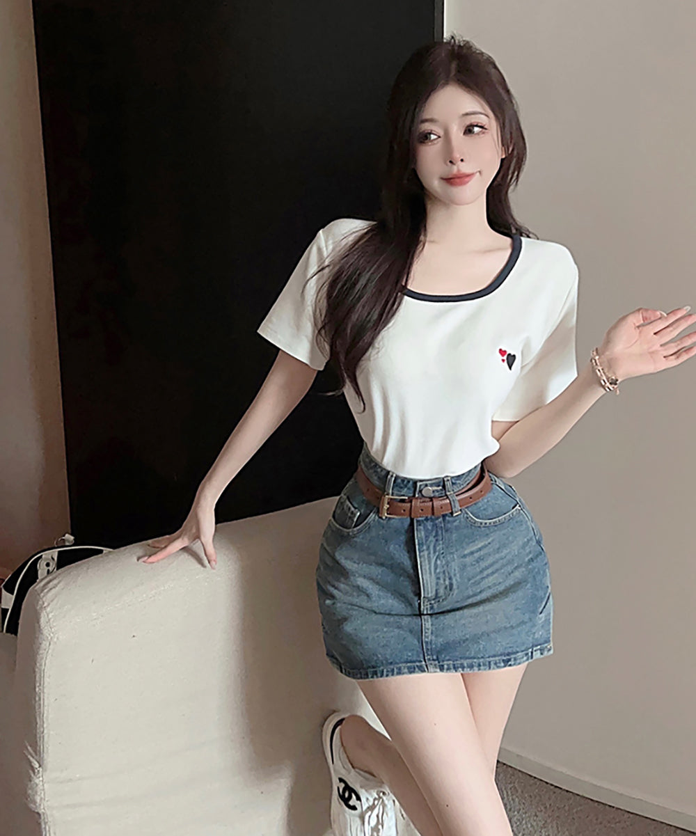 Women Solid Scoop Neck Top