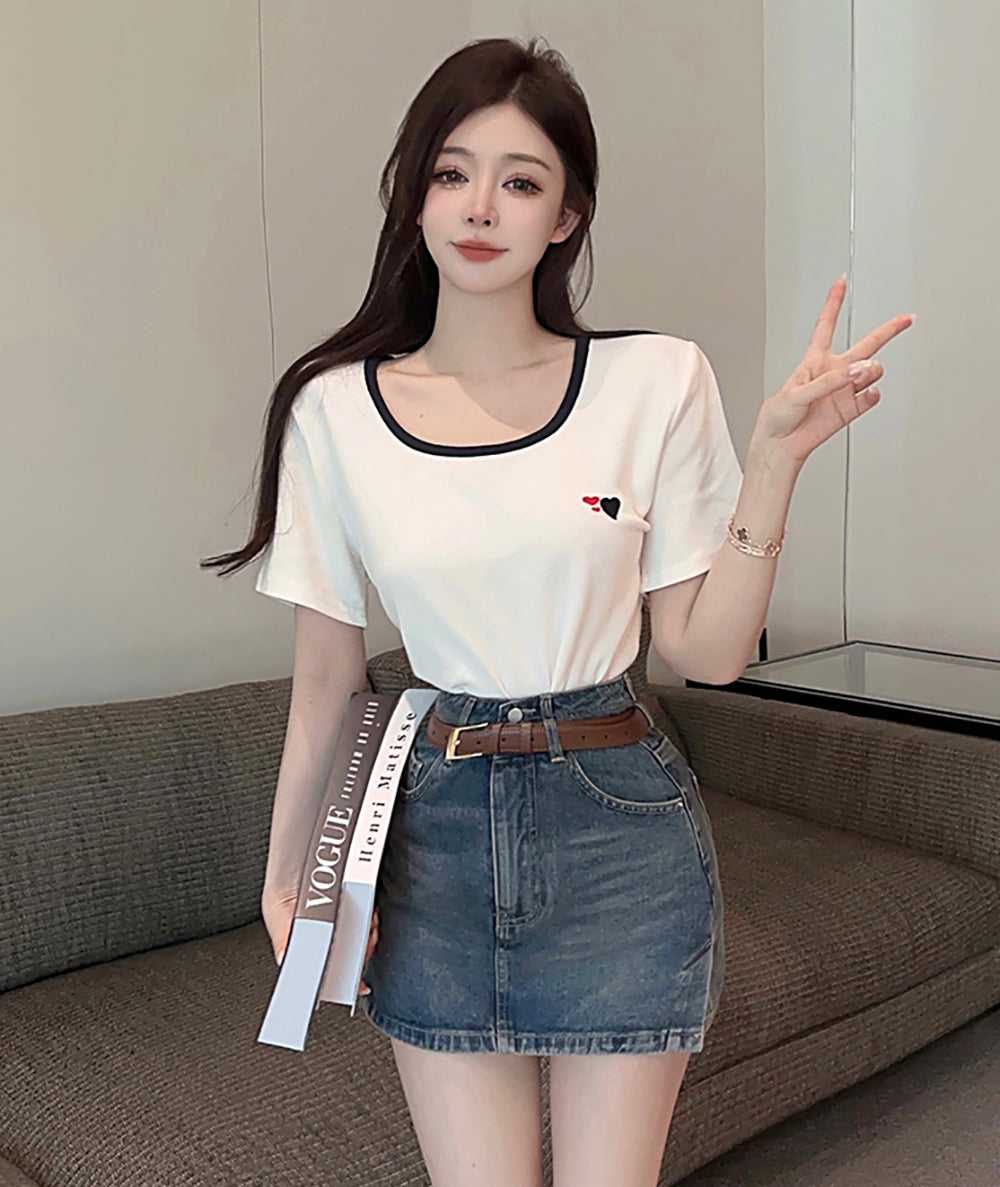Women Solid Scoop Neck Top